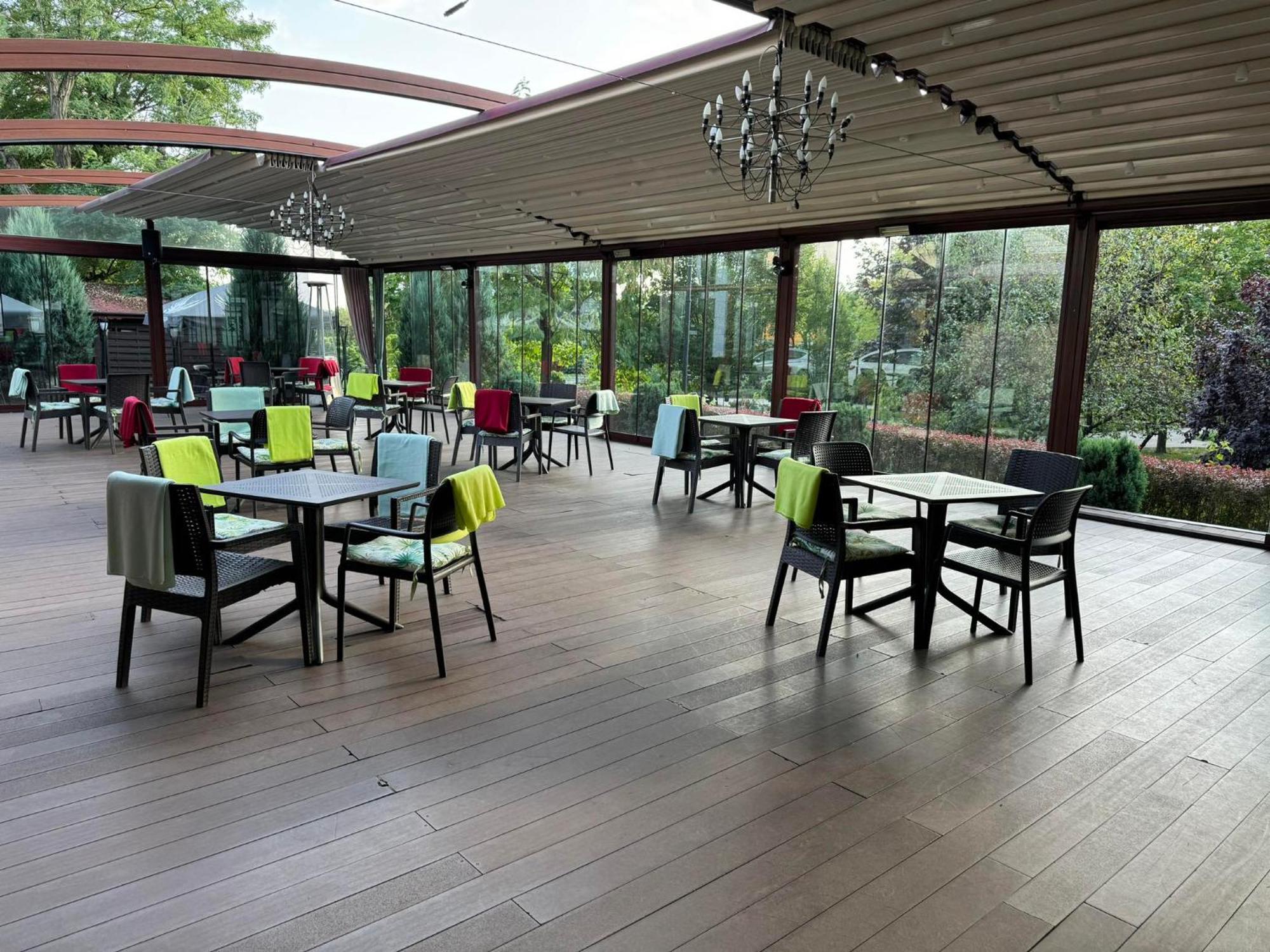 Hotel Palacyk Konin Kültér fotó