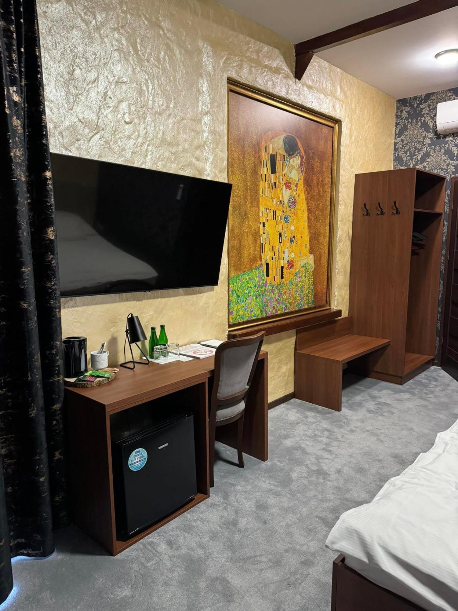 Hotel Palacyk Konin Kültér fotó