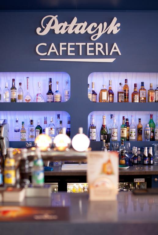 Hotel Palacyk Konin Kültér fotó